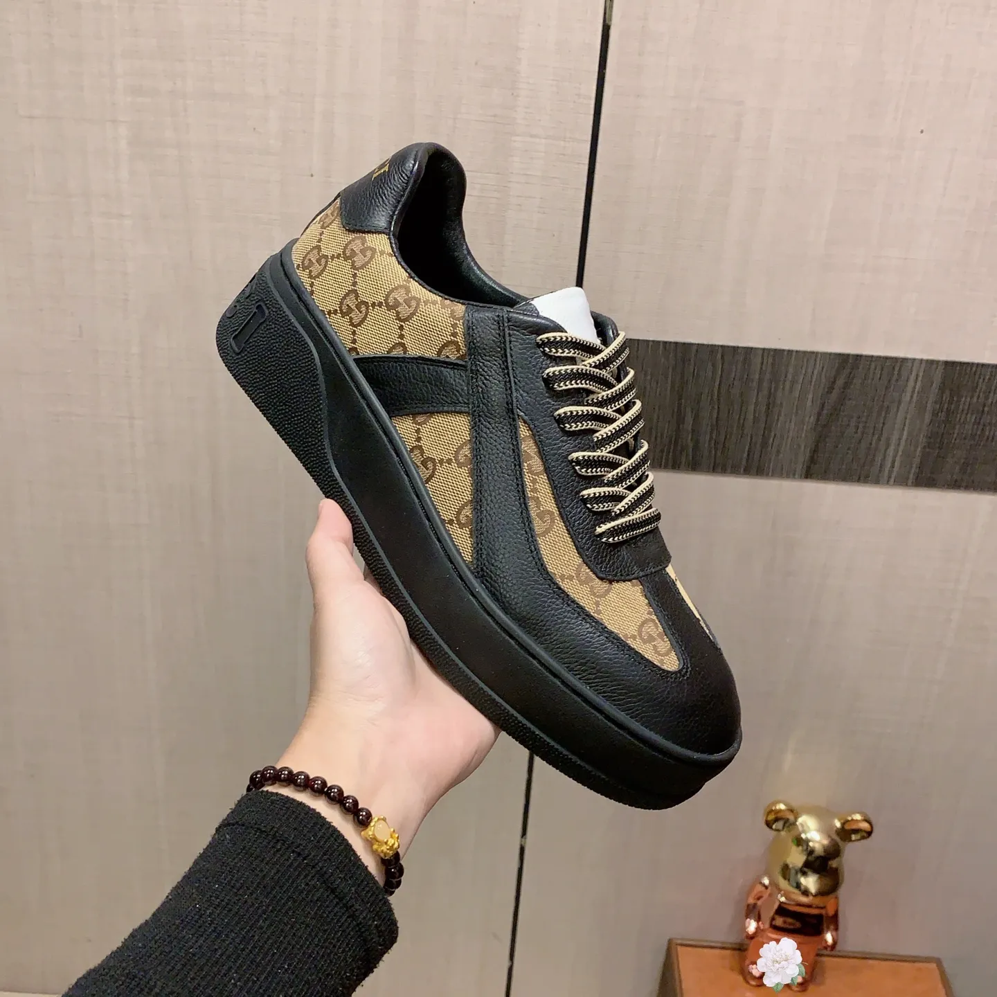 Men's men's shoes💰420💰💰🎩🎩[Lightning][Lightning] "GUCCI*" The latest and most popular casual sports shoes, top brand [seduce] luxury ~ purchasing agent, top quality ~. [Strong] The upper is made of imported breathable cowhide with material ➕ breathable sheepskin feet (•) and fine workmanship. The original stylish and stylish soft rubber wear-resistant and non-slip outsole is light and comfortable on the feet. The real thing looks better when photographed in person. 012: code: 38-44, can be customized to 45, 3️⃣ colors are available